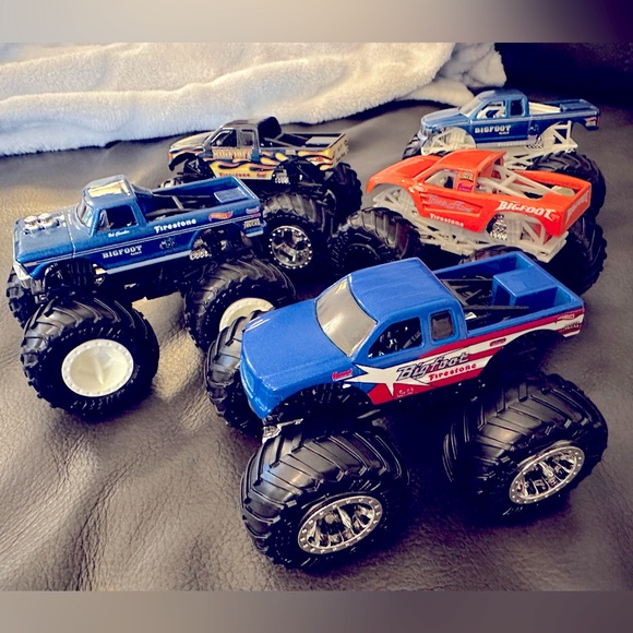 Hot Wheels Monster Trucks Other - Hot Wheels Monster Trucks 🔹BIGFOOT Legacy Collectors Set, 1:64 Scale, Set of 5